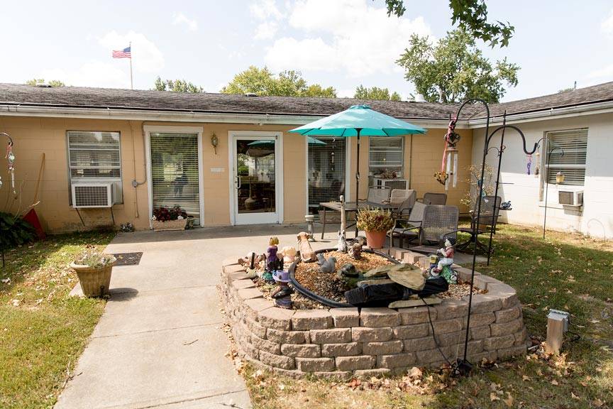 An exterior shot of the WLC StoneBridge facility, from the Stonebridge Gallery.